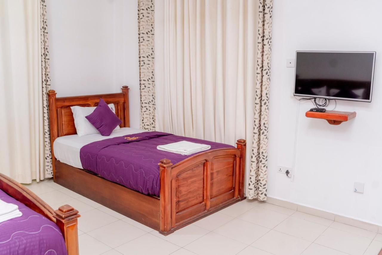 Ronaka Airport Transit Hotel Katunayaka Extérieur photo