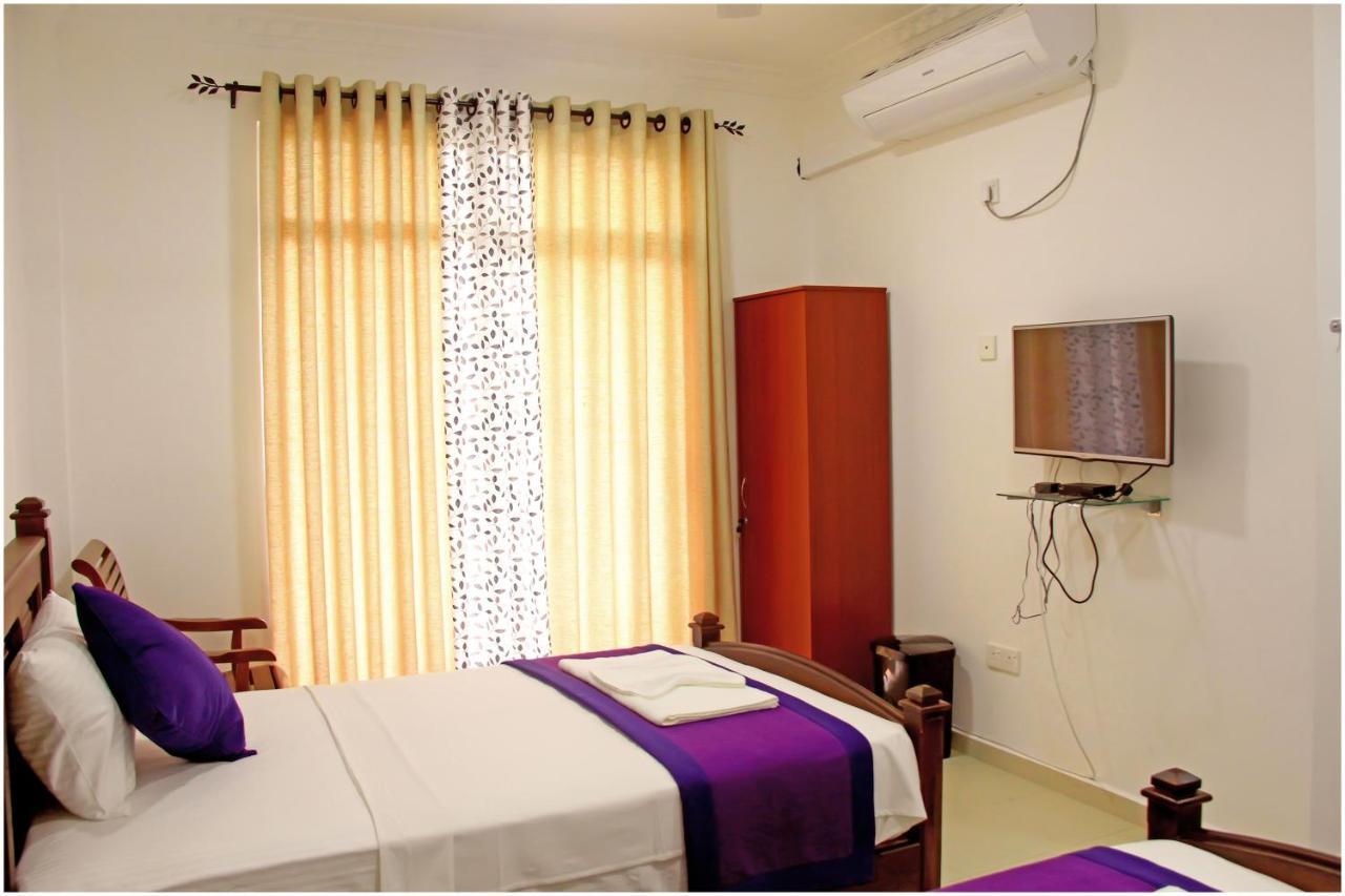 Ronaka Airport Transit Hotel Katunayaka Extérieur photo