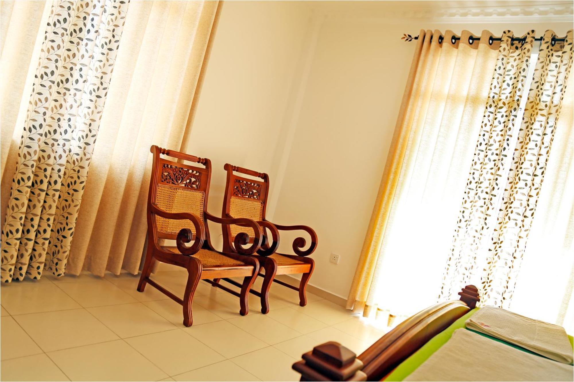 Ronaka Airport Transit Hotel Katunayaka Extérieur photo