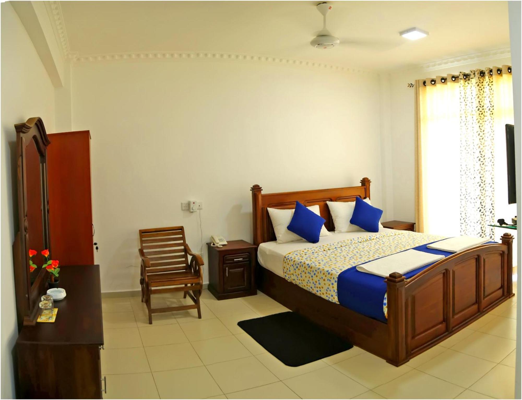 Ronaka Airport Transit Hotel Katunayaka Extérieur photo