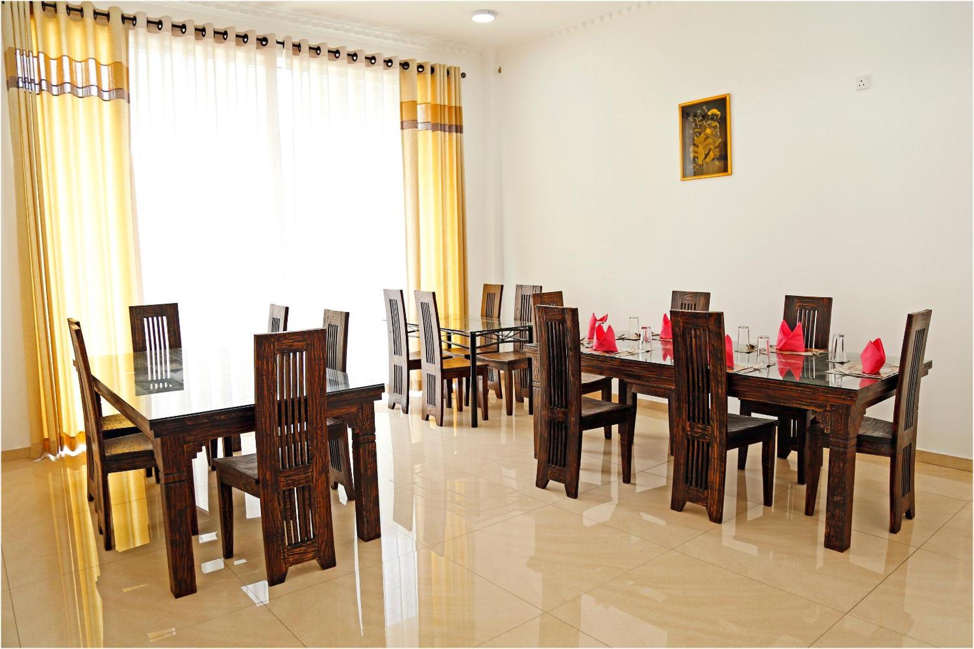 Ronaka Airport Transit Hotel Katunayaka Extérieur photo
