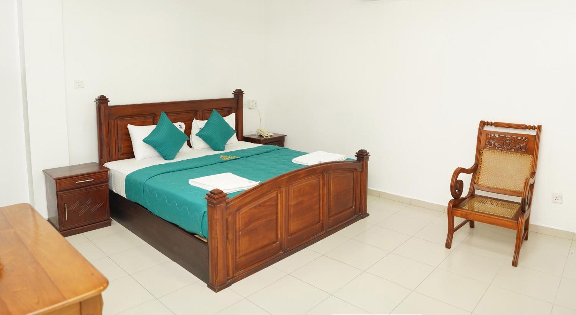 Ronaka Airport Transit Hotel Katunayaka Extérieur photo