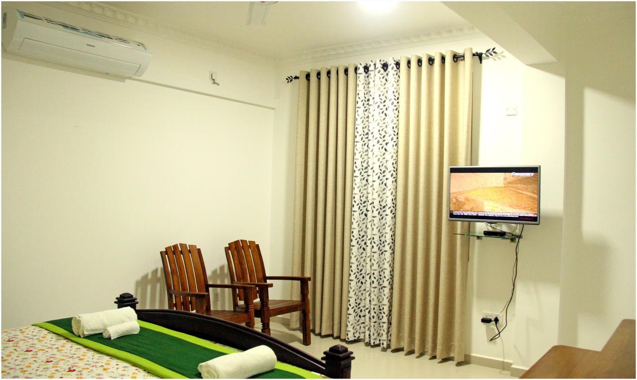 Ronaka Airport Transit Hotel Katunayaka Extérieur photo